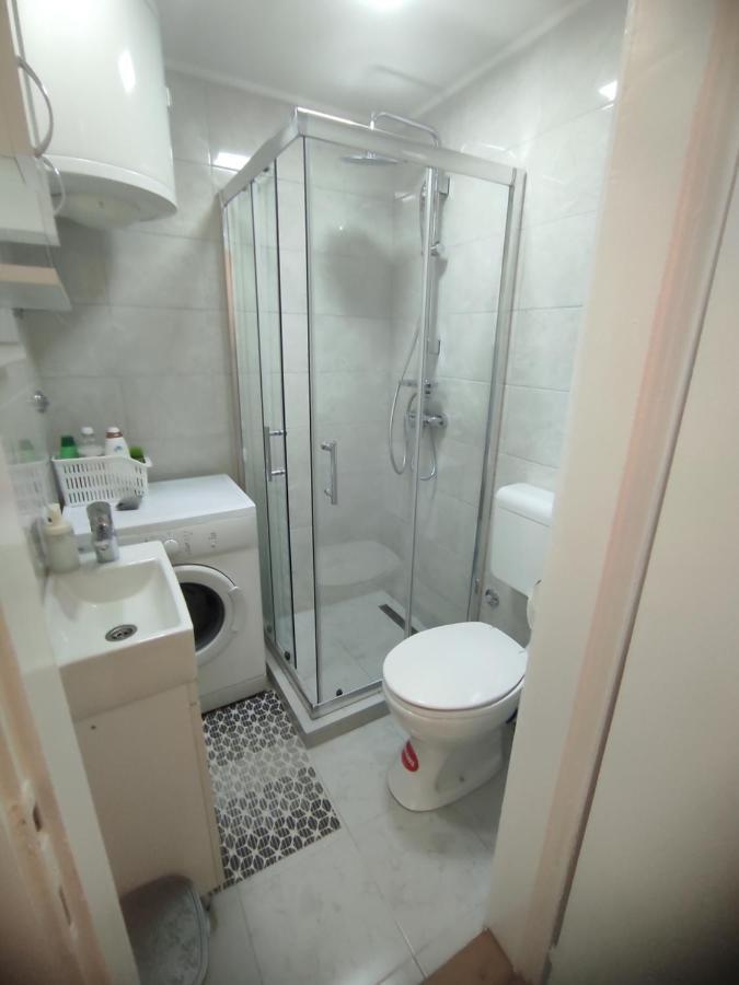 Apartman Nicolas Belgrado Esterno foto