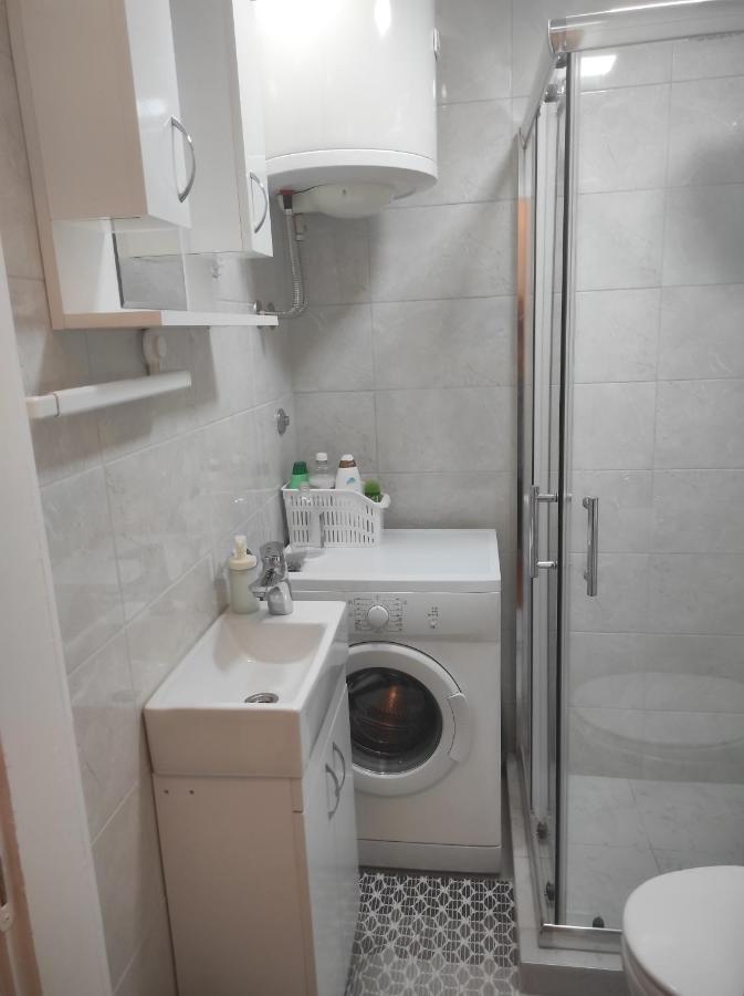 Apartman Nicolas Belgrado Esterno foto