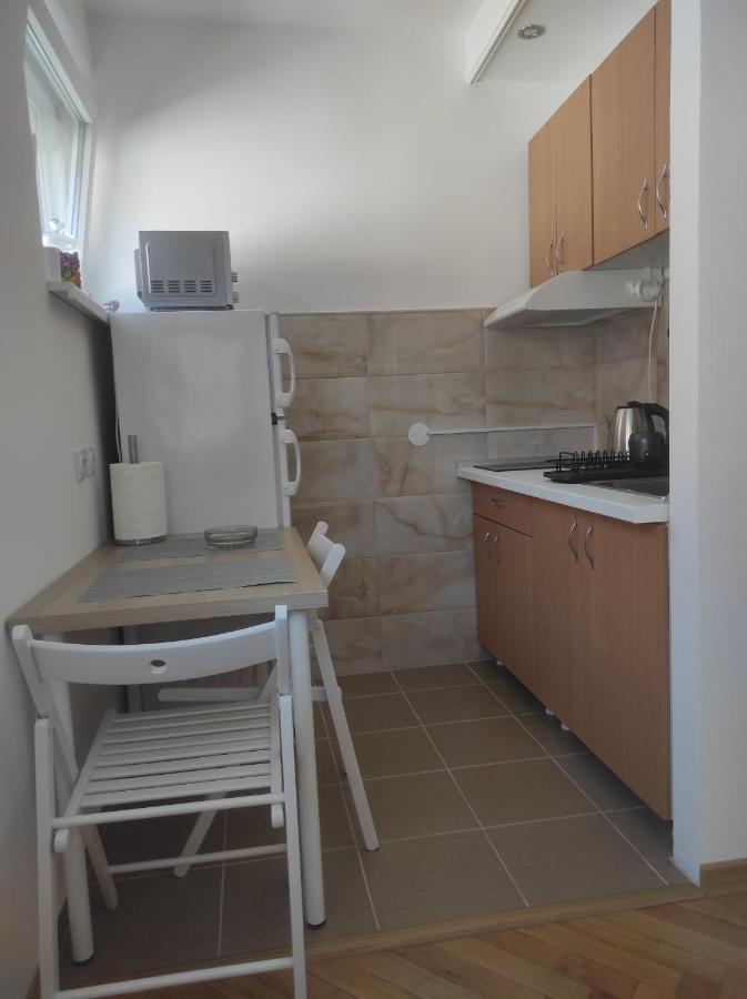 Apartman Nicolas Belgrado Esterno foto