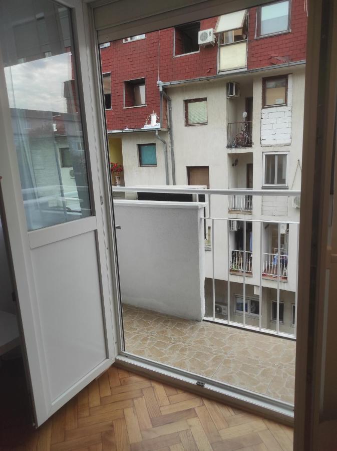 Apartman Nicolas Belgrado Esterno foto